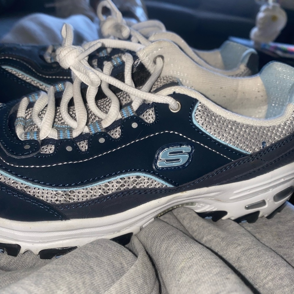 D’lite dry foam Sketchers